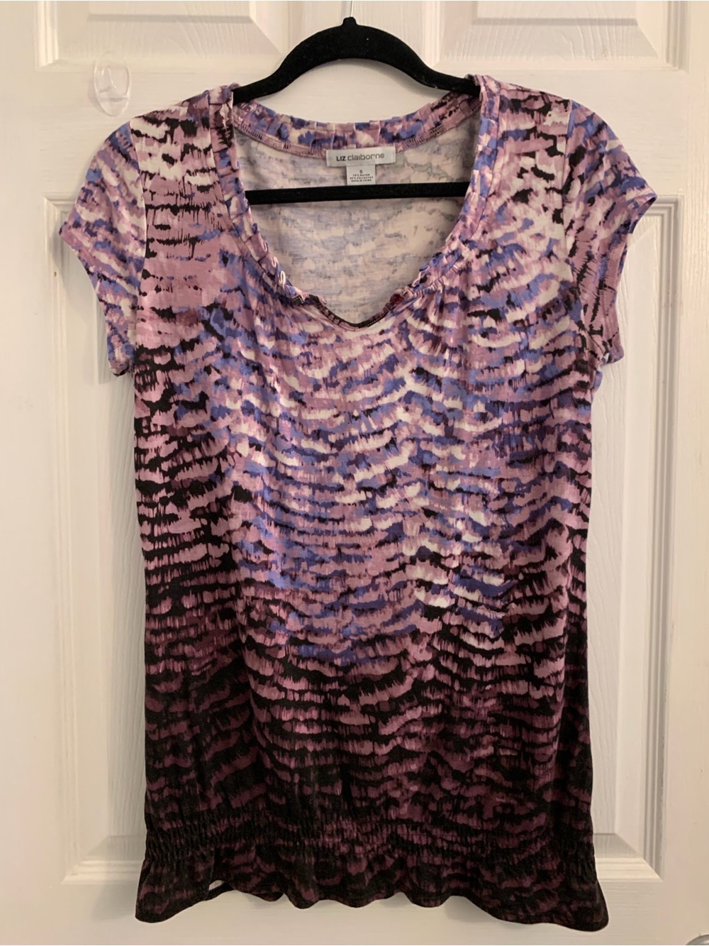 Liz Claiborne Lavender and Purple Printed Short Sleeve Top. Size Small $10